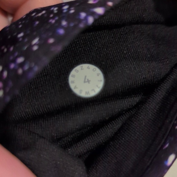 Lululemon Train Times 7/8 Pant 25"
Crystalline Multi / Black size 4 - Picture 6 of 7